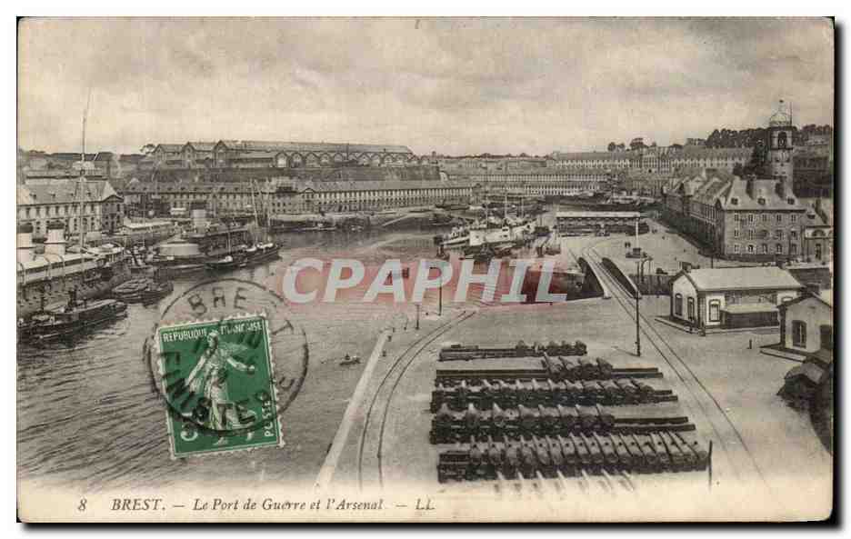 CPA Brest Le Port De Guerre et L Arsenal 