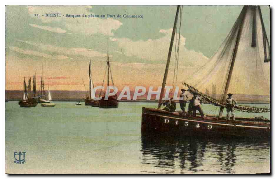 CPA Brest Barques de Peche Au Port De Commerce Bateaux