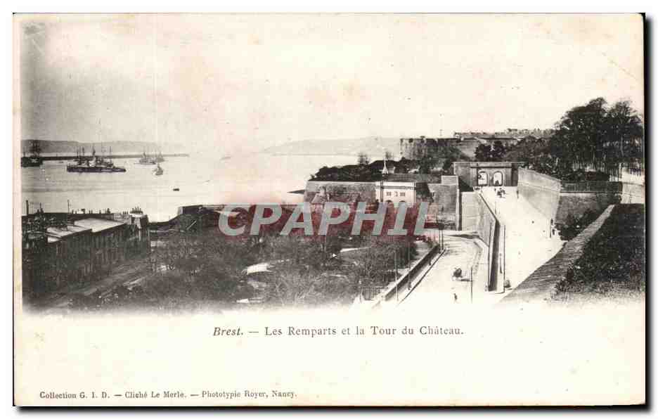 CPA Brest Les Remparts Et Le Tour du Chateau 