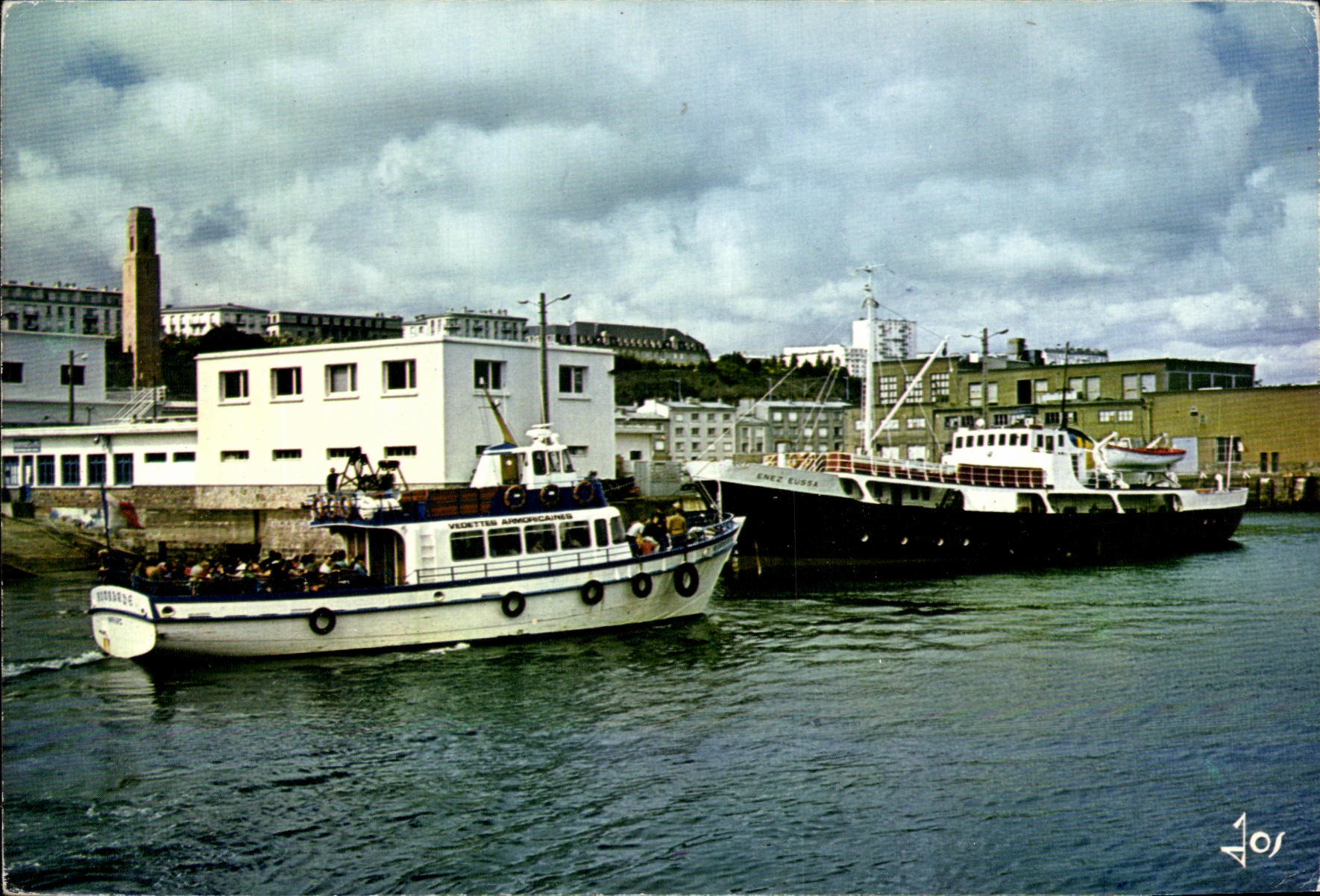 CPSM Brest Le Port de Commerce et Les Bateaux Pour Les Iles 