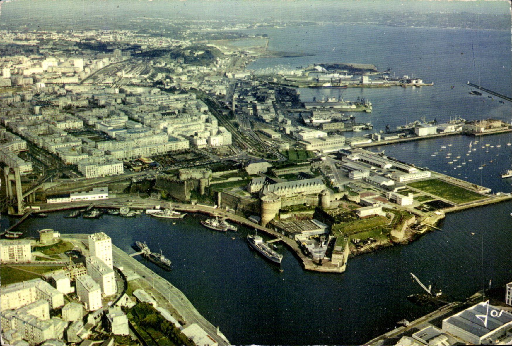 Brest (Nord-Finistère) — Das Schloss am Eingang zum Hafen — Éditions d'Art JOS