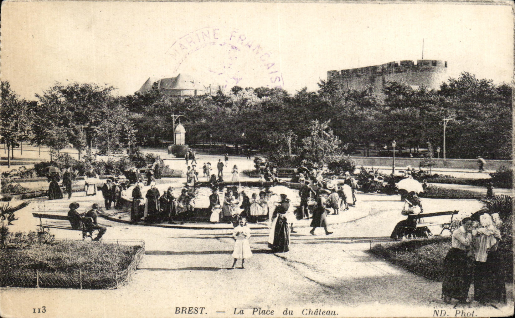 CPA Brest La Place Du Chateau Enfants