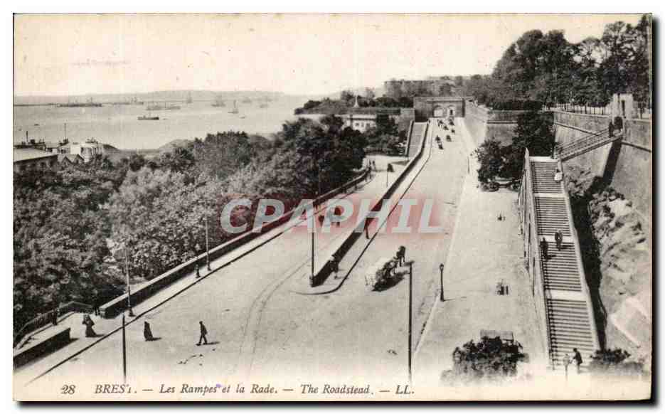 CPA Brest Les Rampes et La Rade 