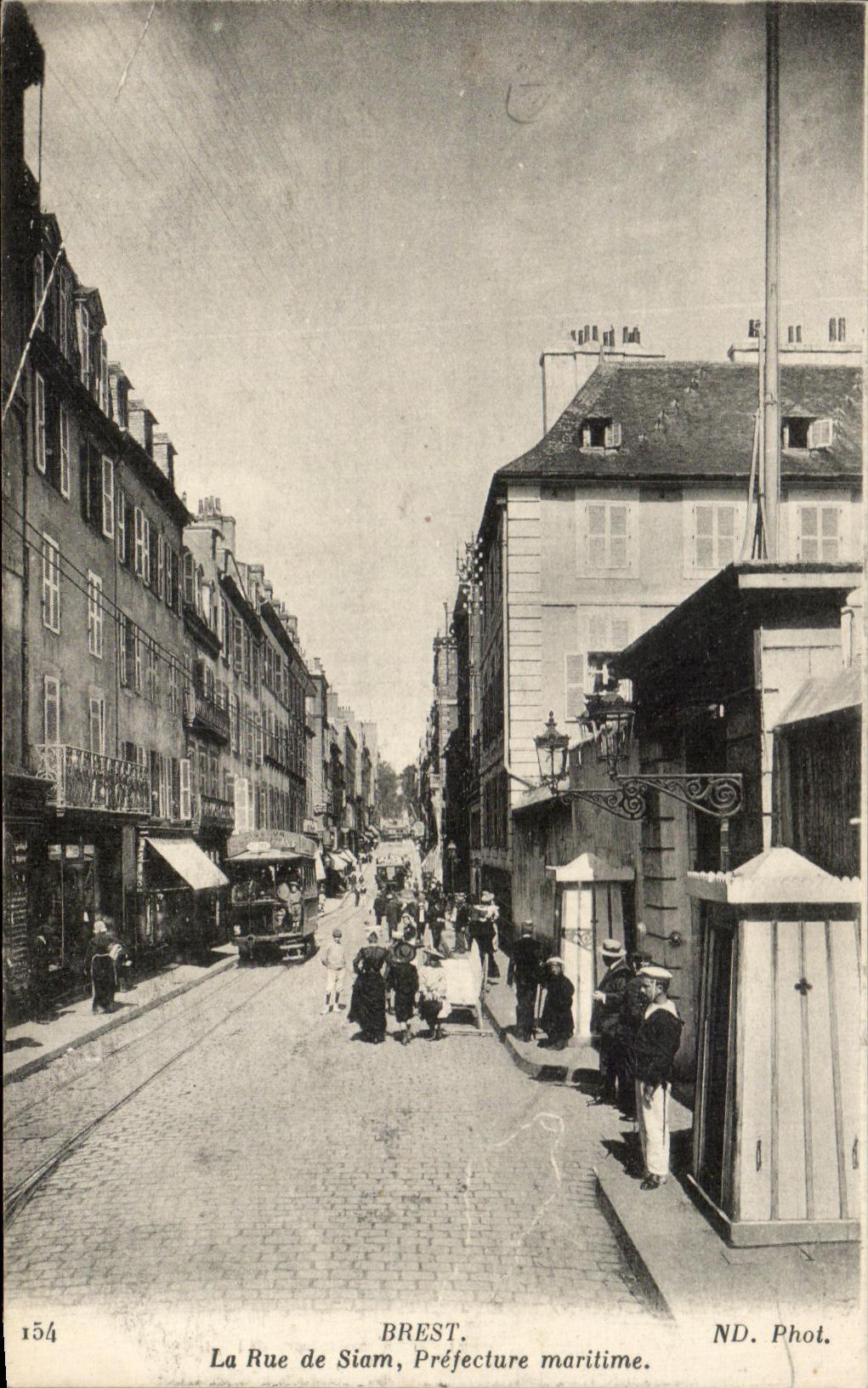 CPA Brest La rue De Siam Prefecture maritime 