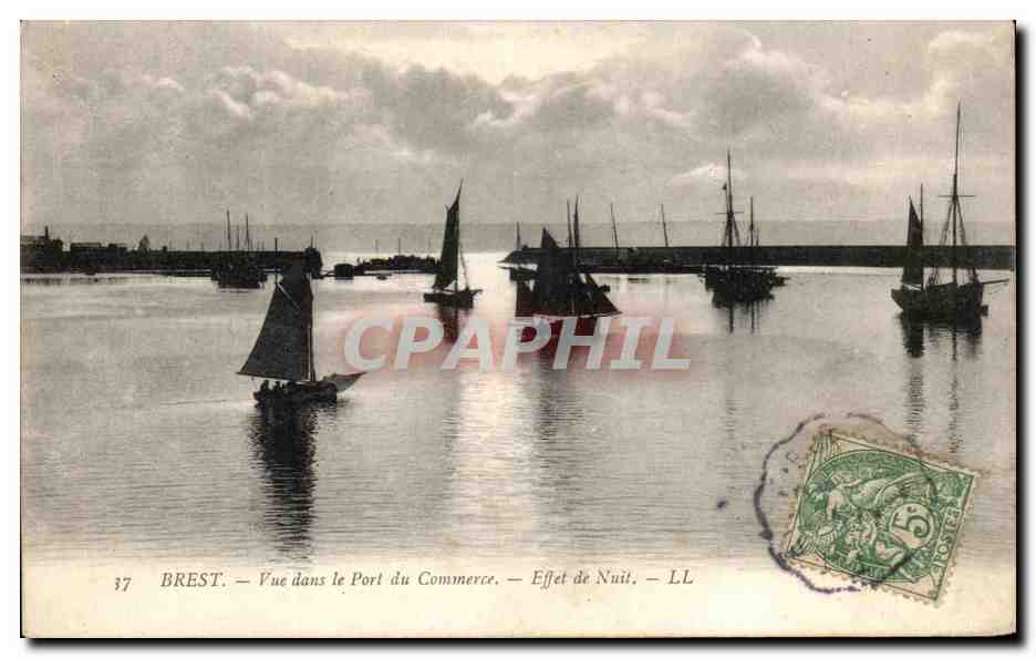 CPA Brest Vue Dans Le port Du Commerce Effet de nuit Bateaux 