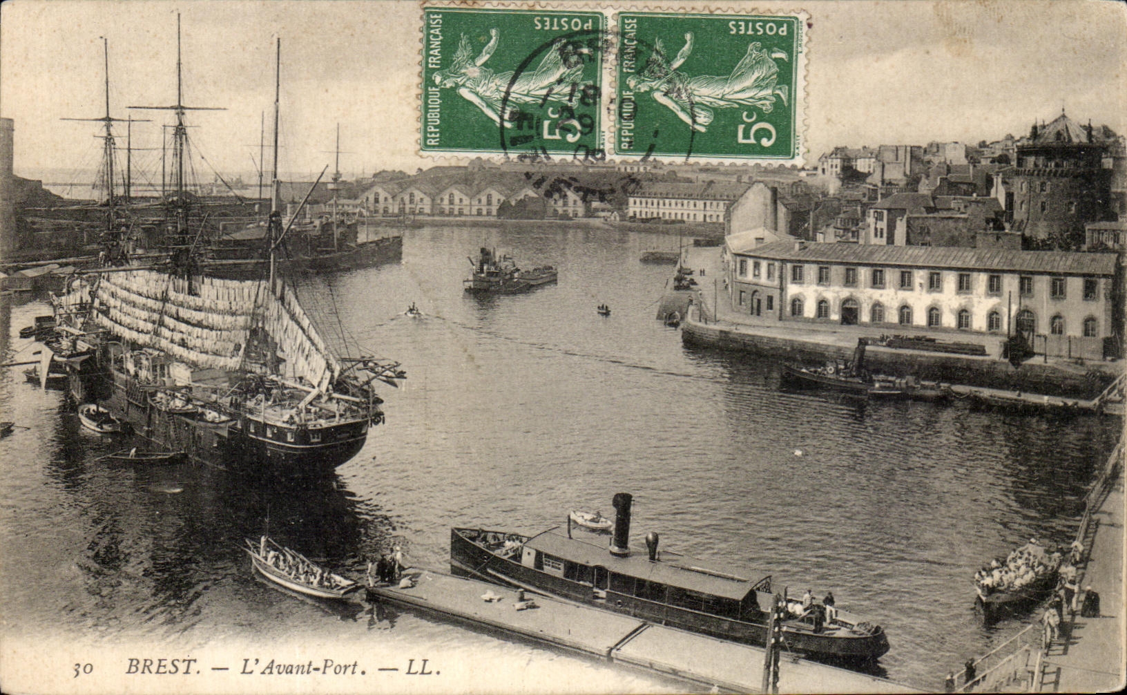 CPA Brest L Avant Port Bateaux