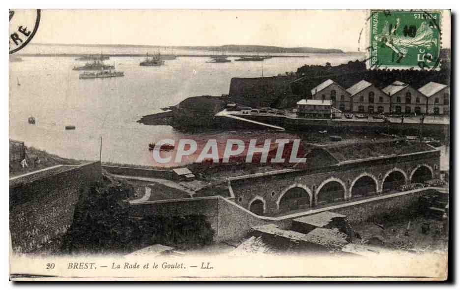 CPA Brest La Rade Et Le Goulet Bateaux
