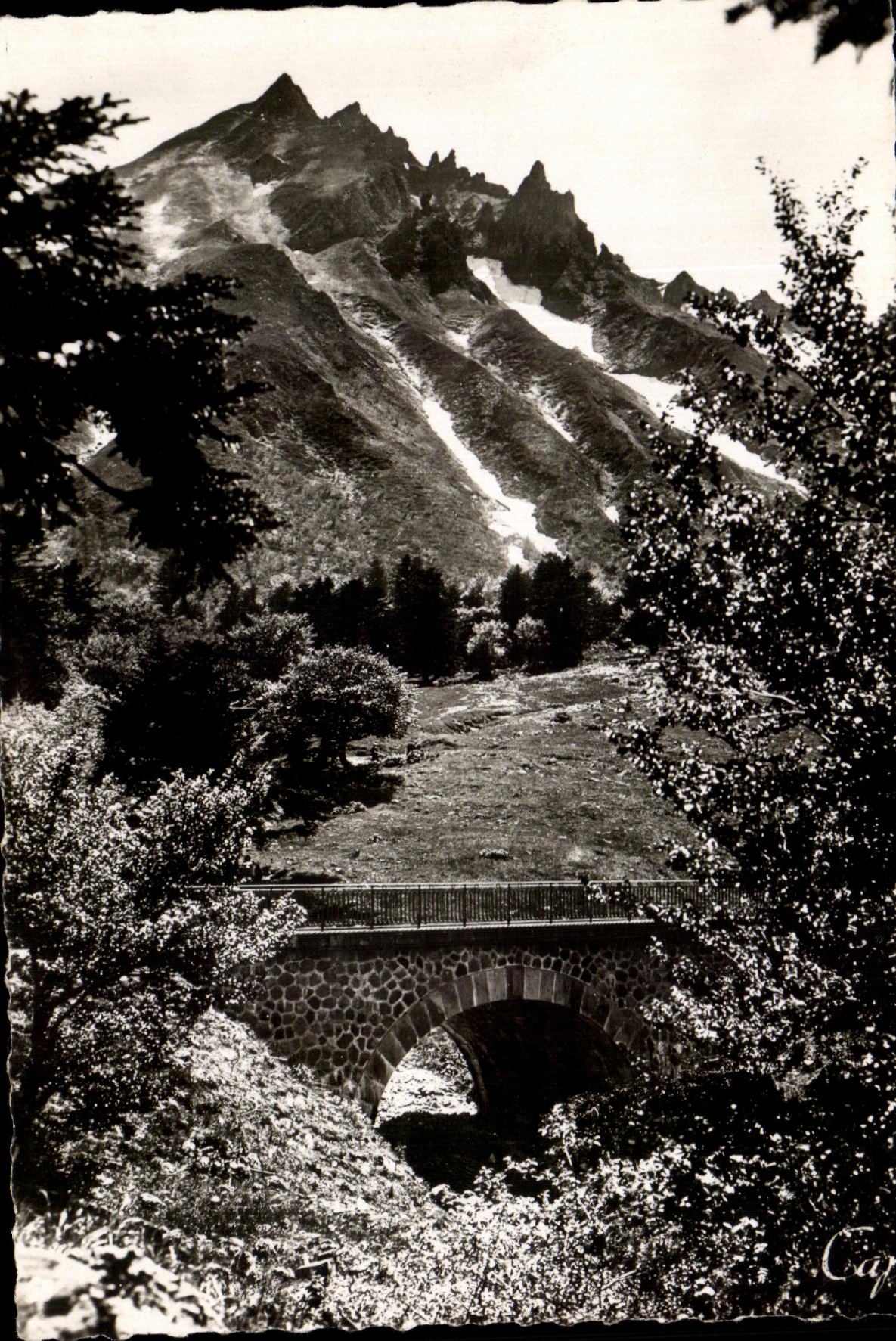 CPSM Le Mont Dore Vue Du Pic du sancy 