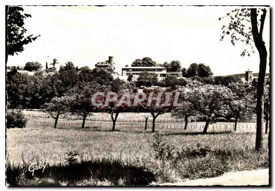 CPSM Blanzac A droite L Eglise A Gauche Le Chateau 
