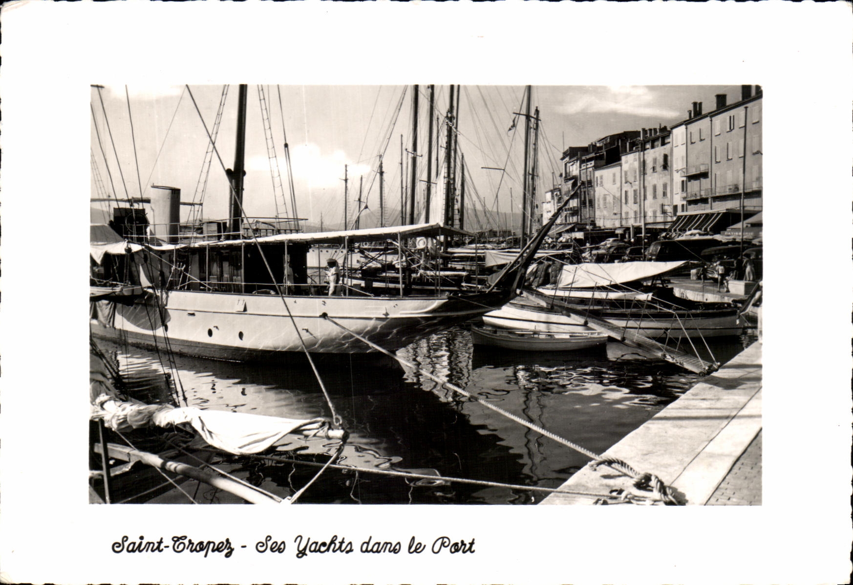 CPA Saint Tropez Ses Yachts dans le Port Bateaux