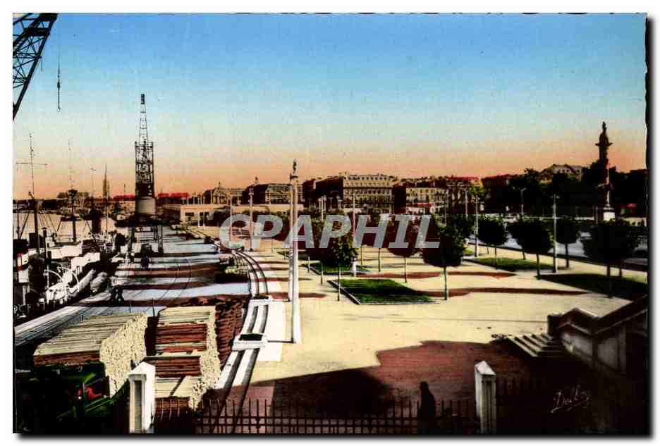 CPA Bordeaux Quai Louis XVIII Jardin des Terrasses