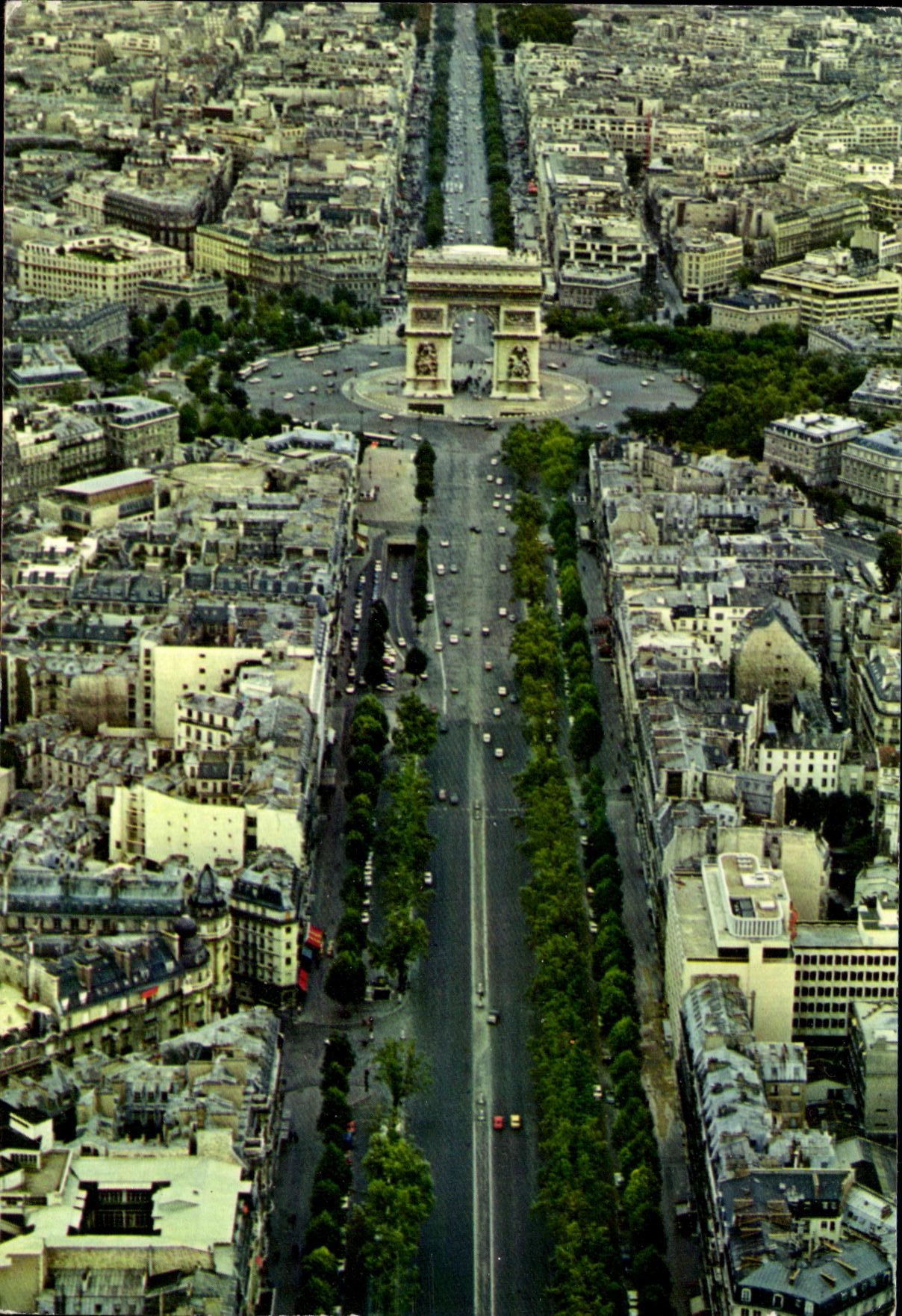 CPS Paris De Part et d Autre de l Arc Triomphe
