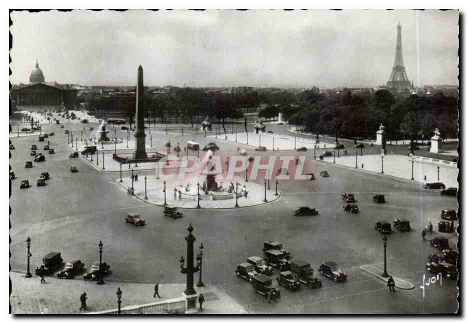 CPSM Paris Place de la Concorde Tour Eiffel