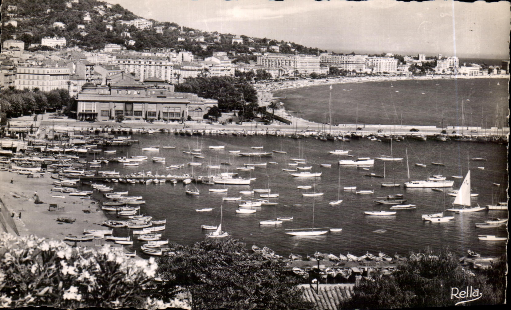 CPA Cannes Vue d Ensemble prise du Mont Chevalier