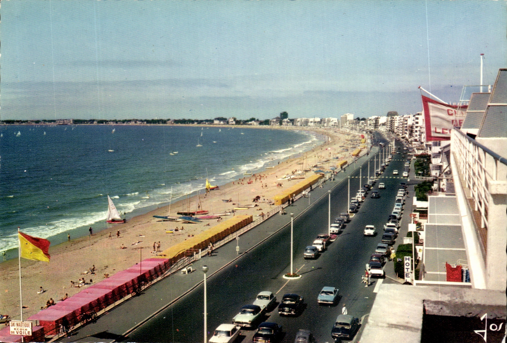 La Baule (L.A.) — Le remblai et la plage — Éditions d'art JOS