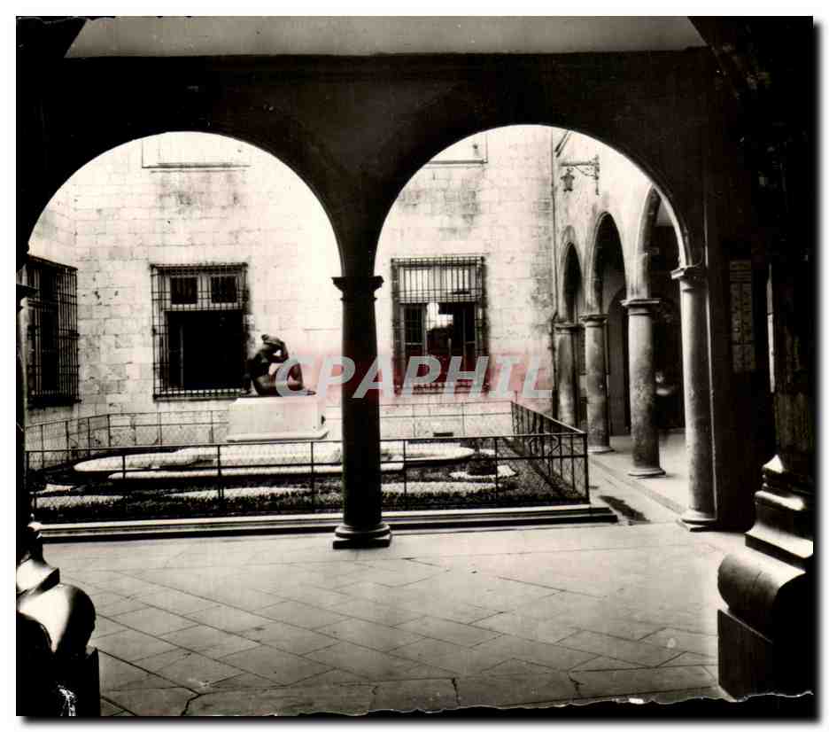 CPM Perpignan Cour Interieure de L Hotel de Ville