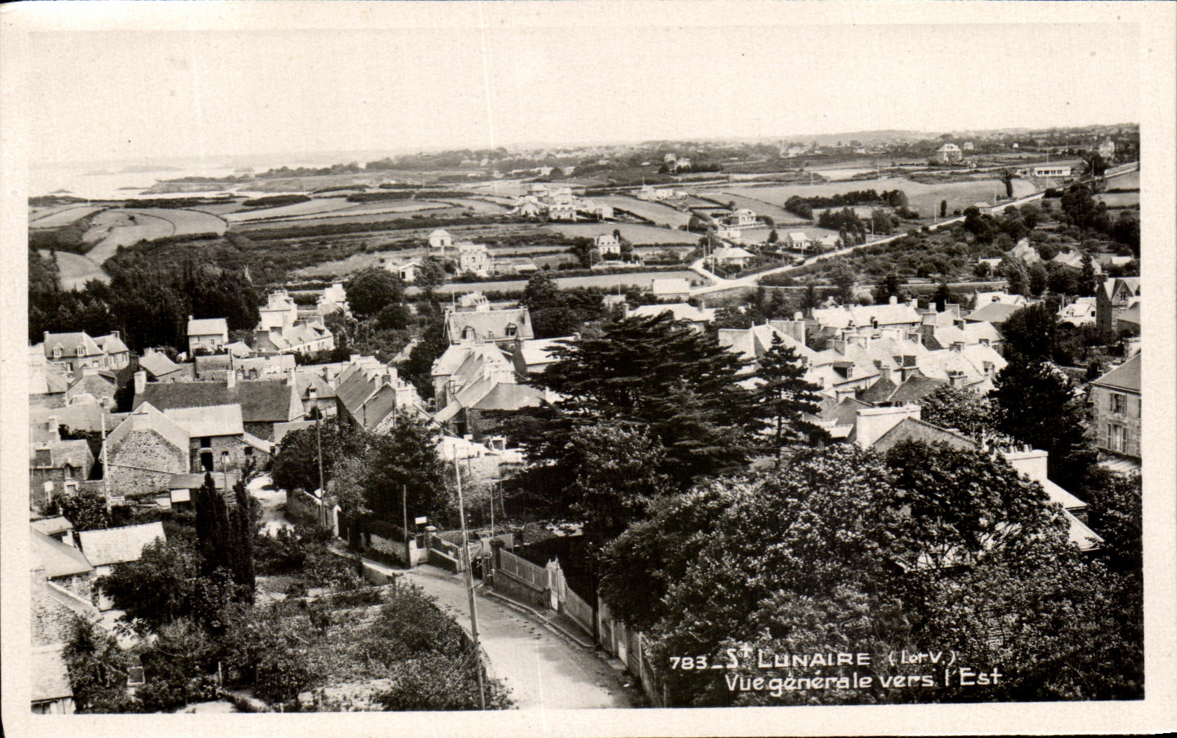 CPM St Lunaire Vue Generale Vers l Est 