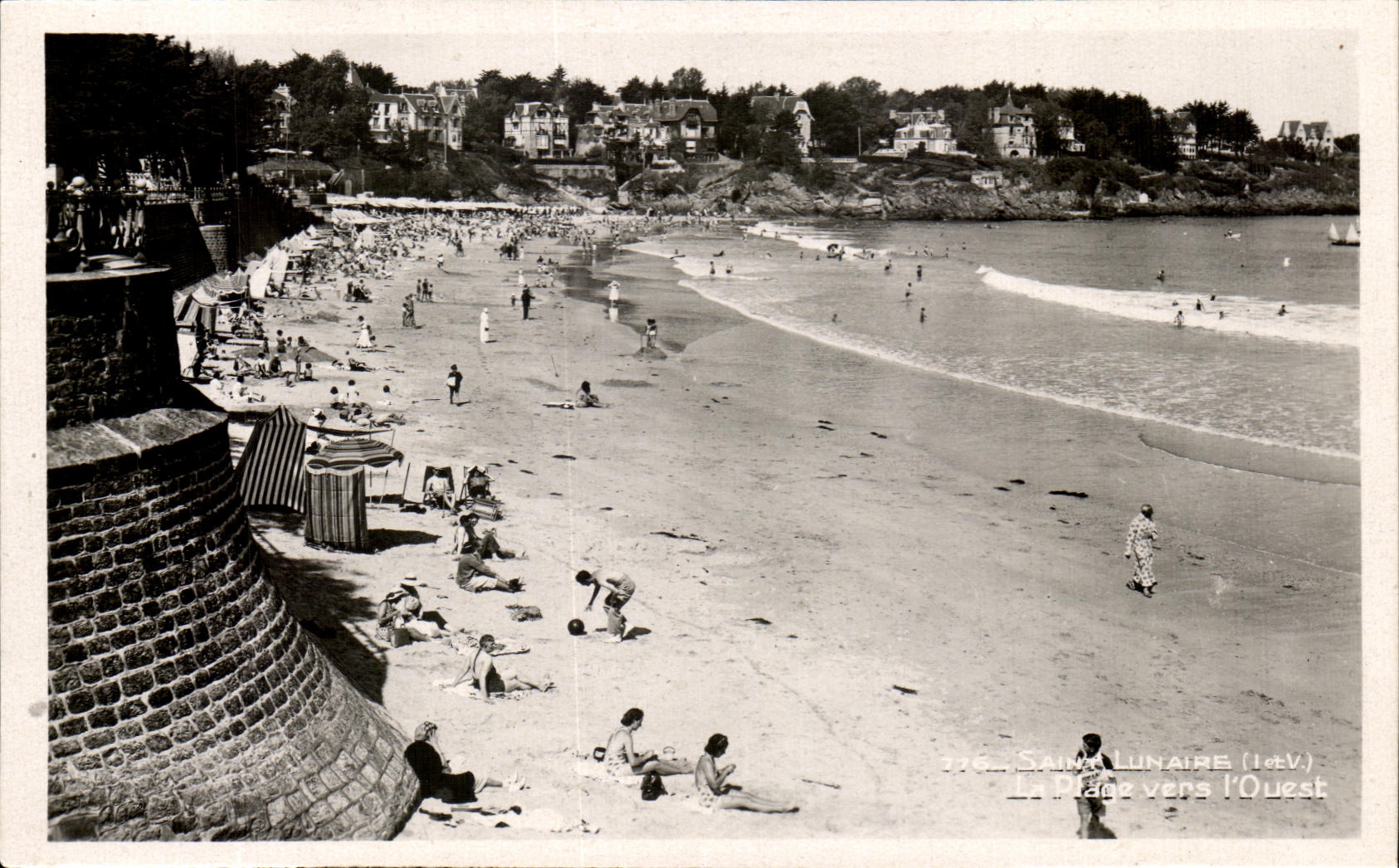 CPM St Lunaire La plage Vers l Est 