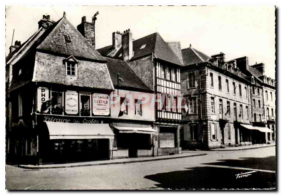 CPM Paimpol Vieilles Maisons Place du Martray La maison du stylo