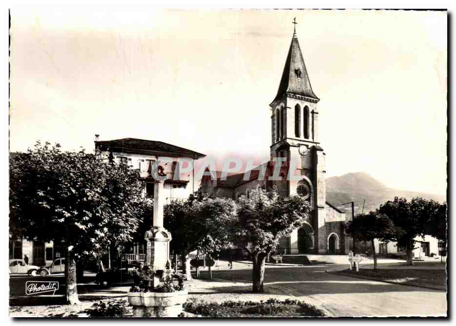 Bons-Saint-Didier (Haute-Savoie) — La Place de l'Église — Photodit
