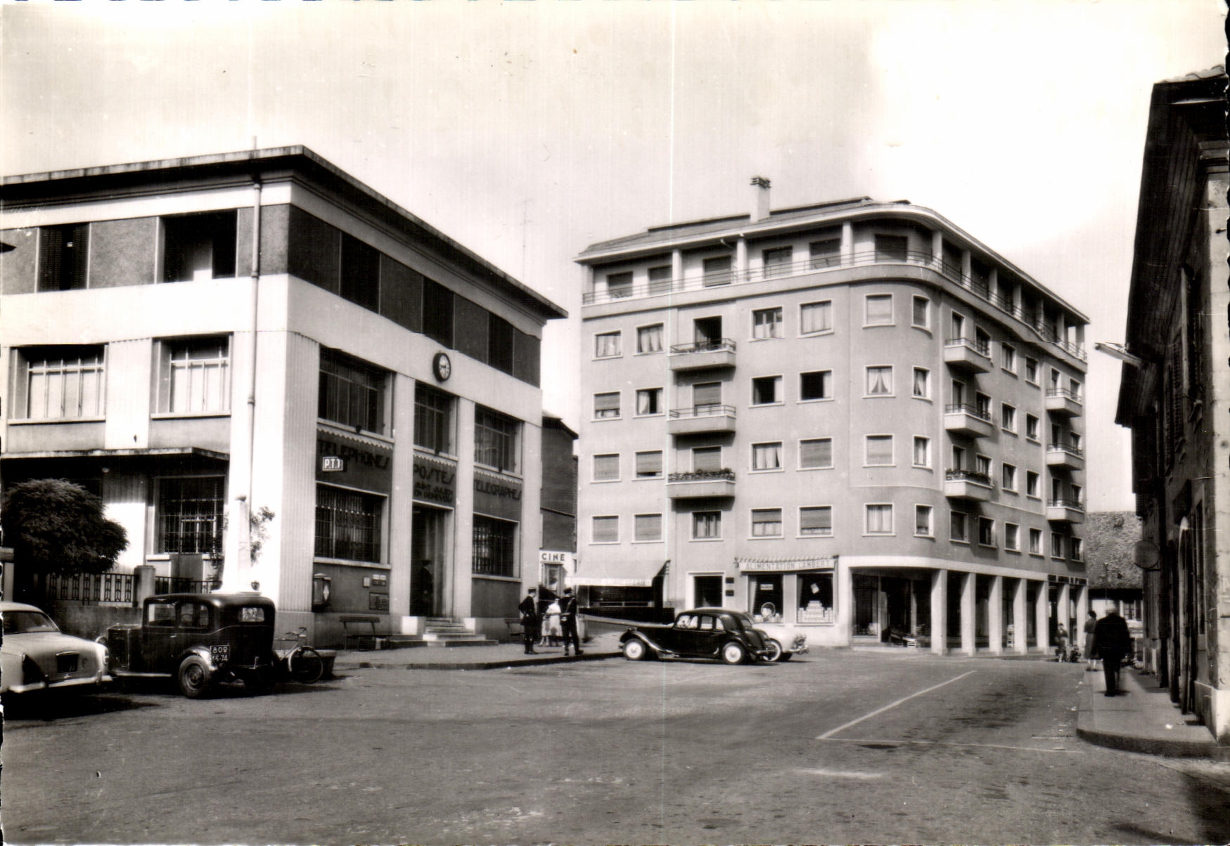 Saint-Julien-en-Genevois — La Place de la Poste — Les Éditions de l'Économie (Rhône)