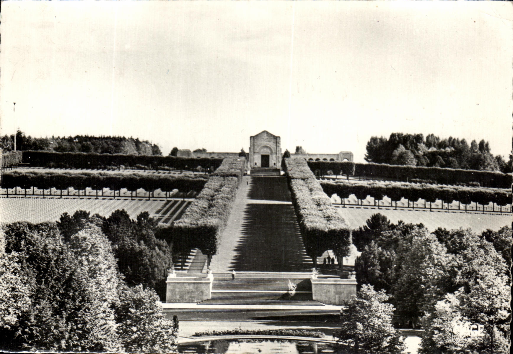 Cimetière américain de Romagne-sous-Montfaucon — Vue générale — Édition Mage, Paris