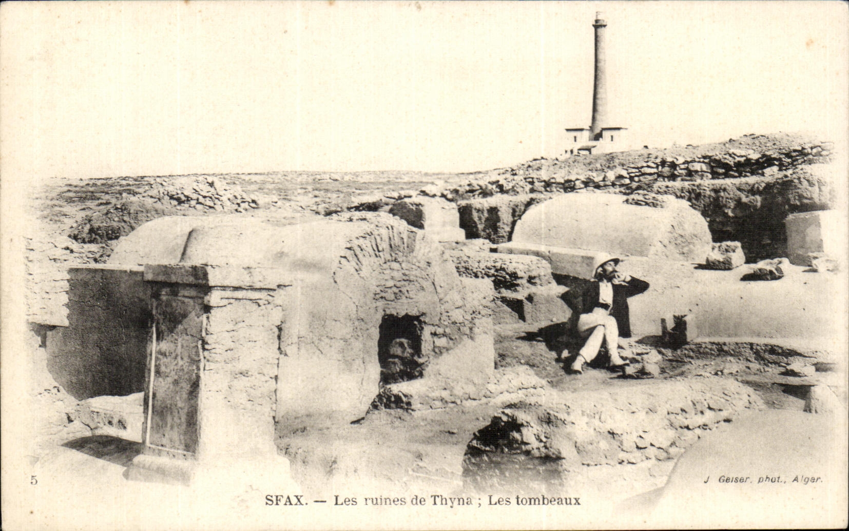 CPA Sfax Les Ruines de Thyna Les Tombeaux Tunisie