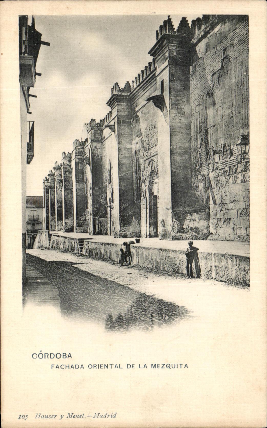 Córdoba — Fachada oriental de la mezquita — Hauser y Menet, Madrid, n° 105
