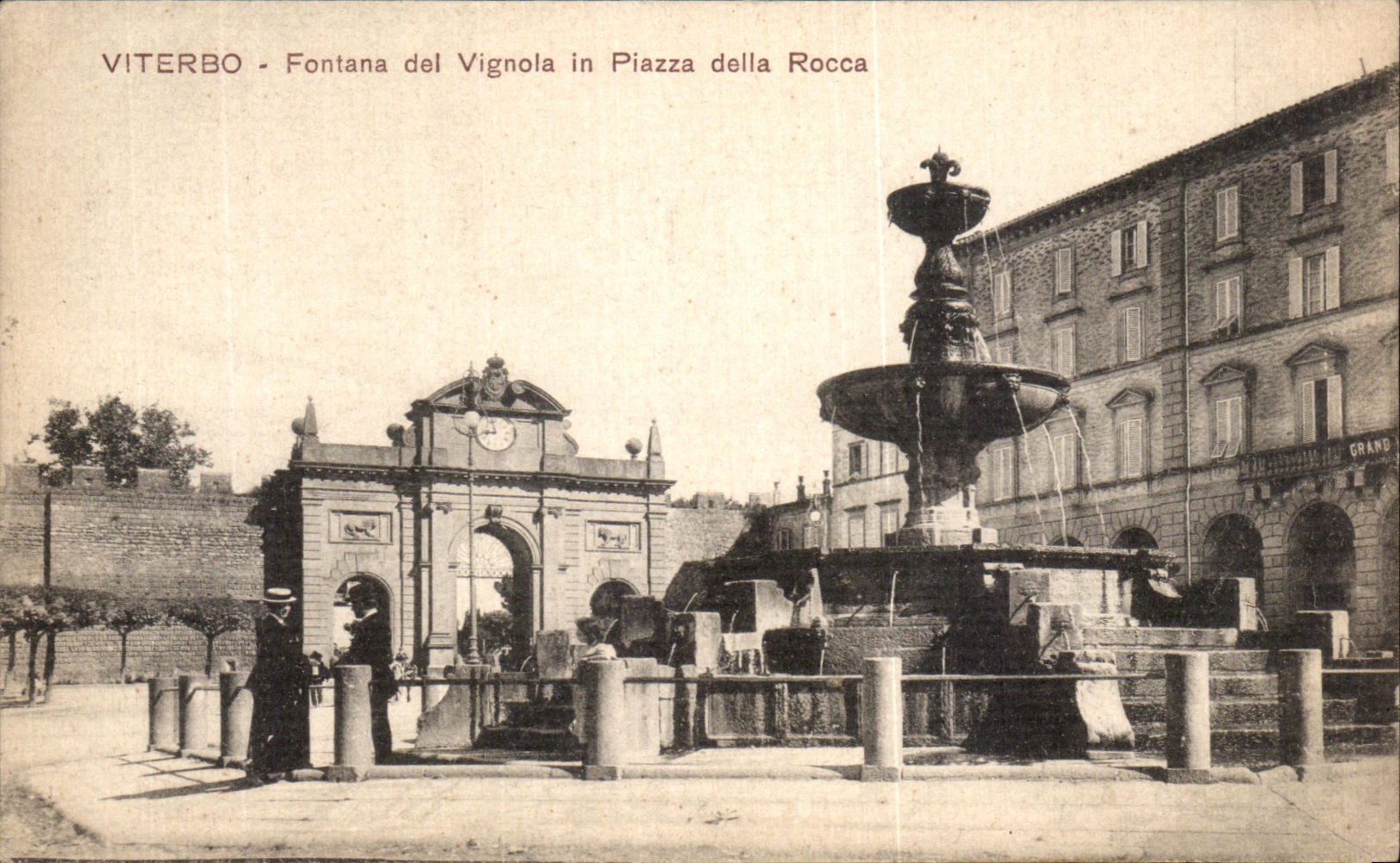 CPA Viterbo Fontana Del Vignola In Piazza della Rocca