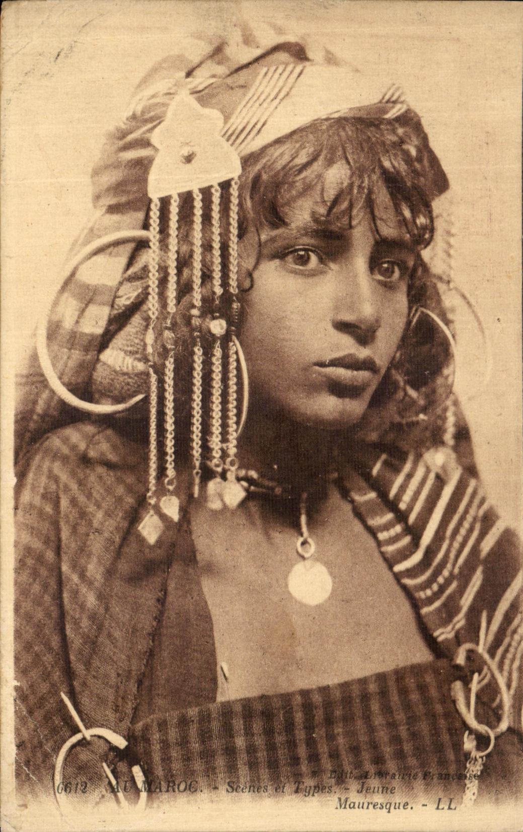 CPA Mauresque Maroc Jeune femme