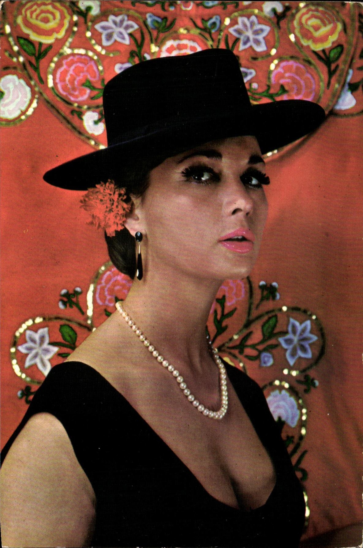 Femme en sombrero cordobés — Éditeur C. RIVAS, Barcelone — N° de série 1.190