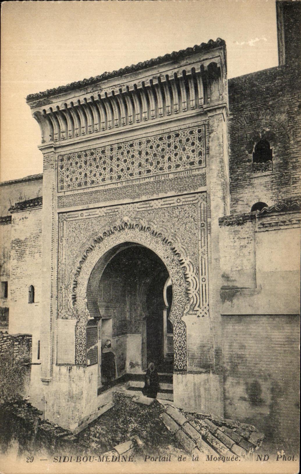 CPA Sidi Bou Medine Portail de la mosquee Tunisie