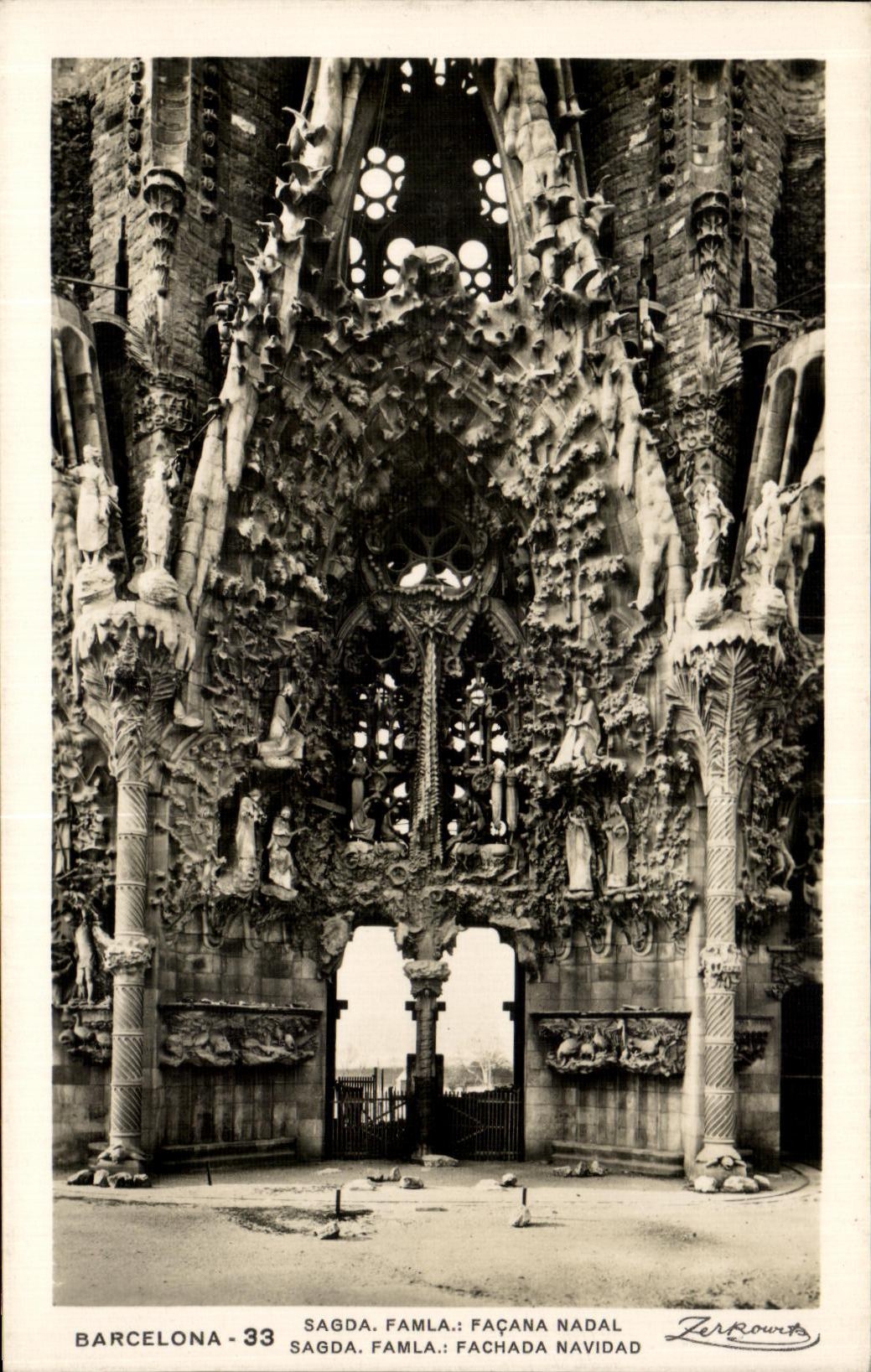 Barcelone - Sagrada Família : façade de la Nativité — Zarroukts, n°33