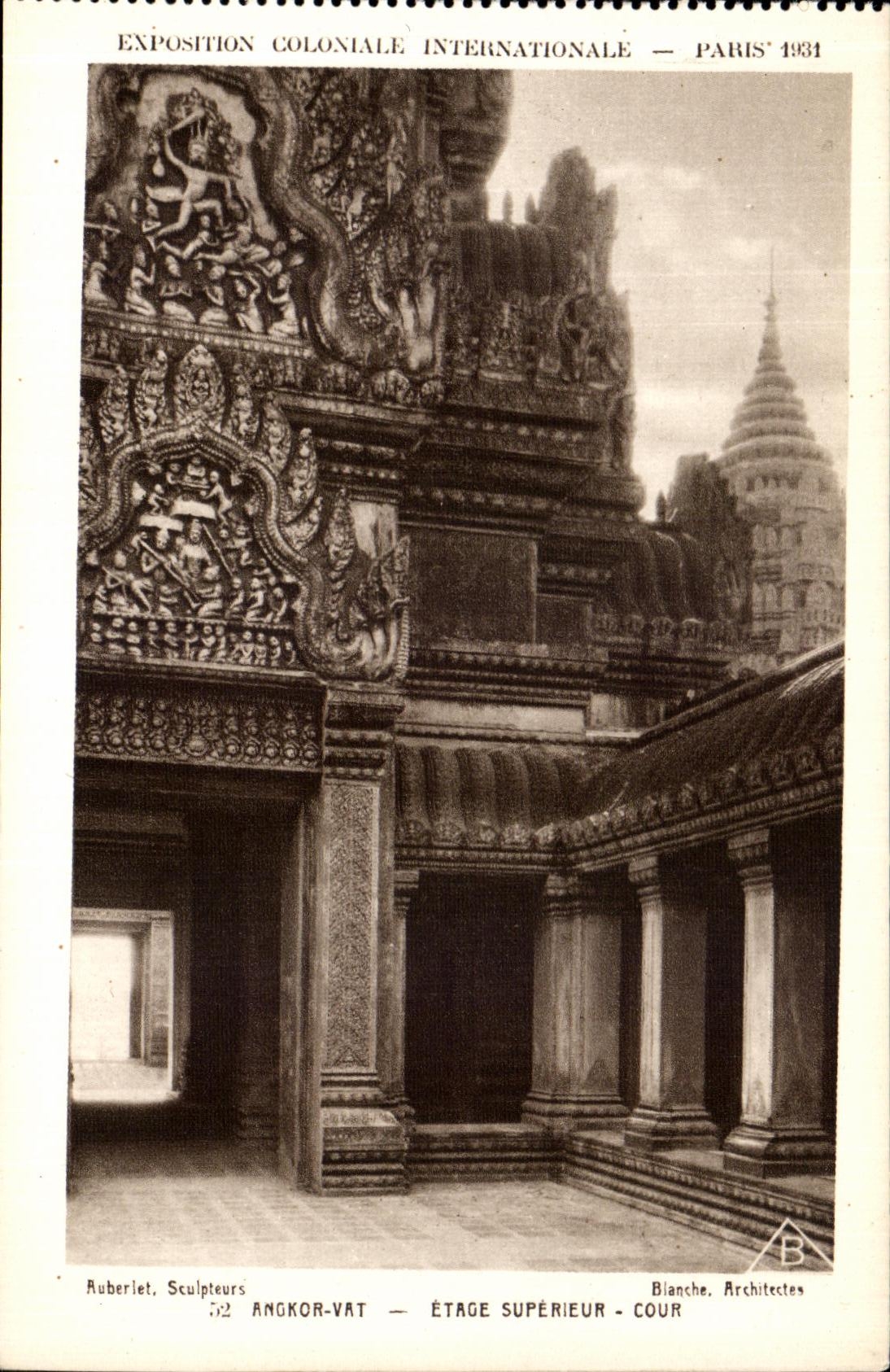 CPA Paris Exposition coloniale internationale Paris 1931 Temple D Angkor Vat Etage Superieur Cour