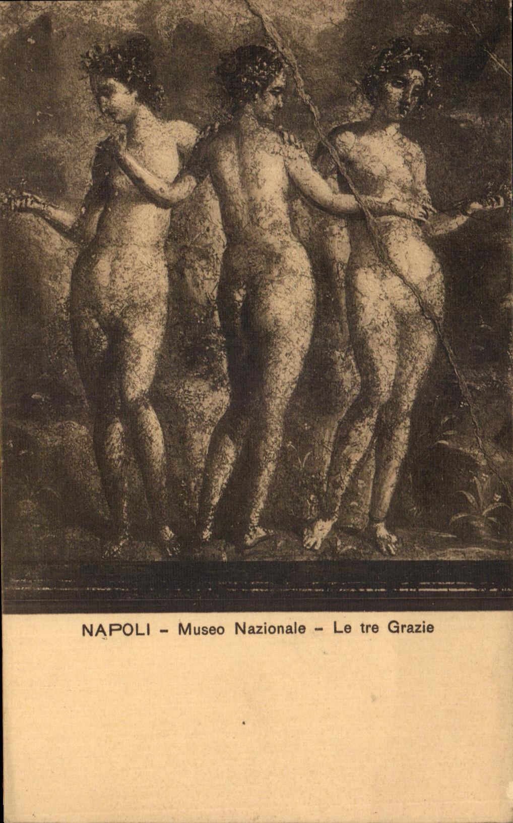 CPA Napoli Museo Nazionale Le tre Grazie 