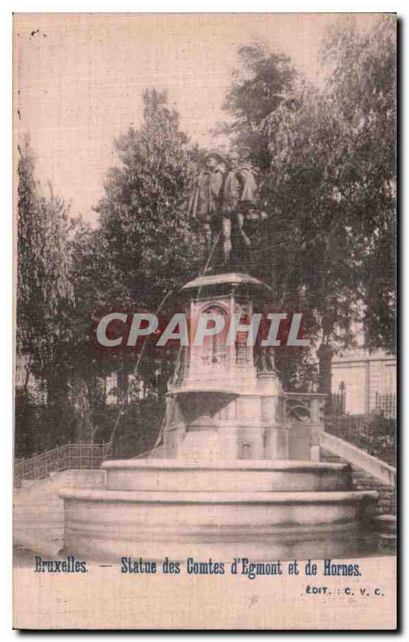 CPA Bruxelles Statues des Comtes d Egmont et de Hornes 