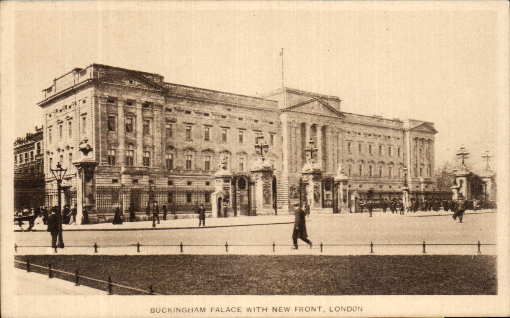 CPA Buckingham Palace with New Front London 
