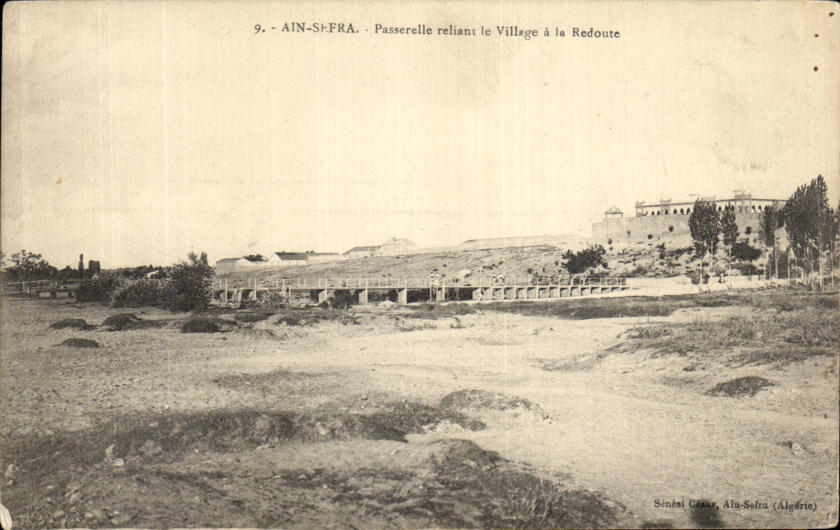 Ain-Sofra - Brücke, die das Dorf mit der Redoute verbindet — Sénési Césay, Ain-Sofra (Algerien)