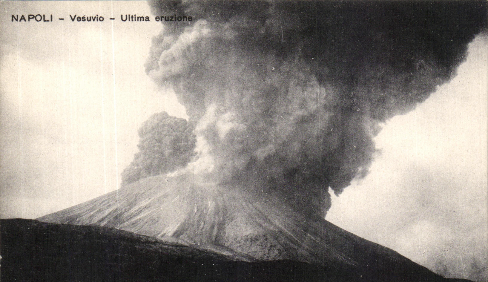 CPA Napoli Vesuvio Ultima Eruzione Volcan