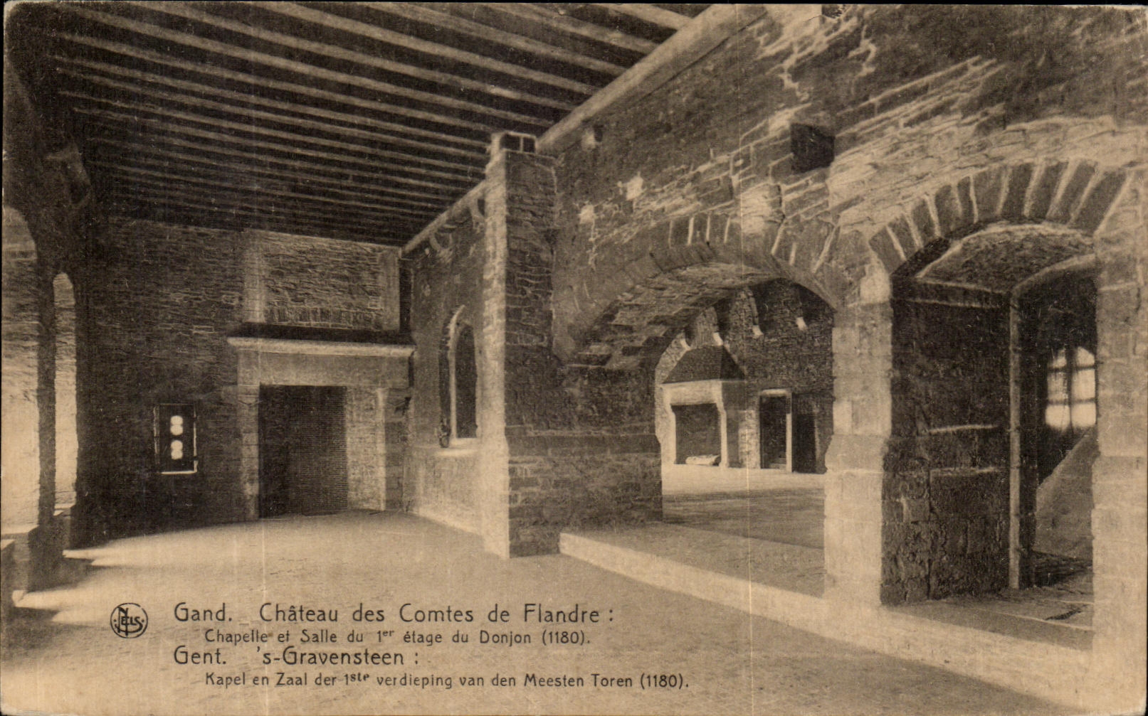Gand. Château des Comtes de Flandre : Chapelle et Salle du 1er étage du Donjon (1180)