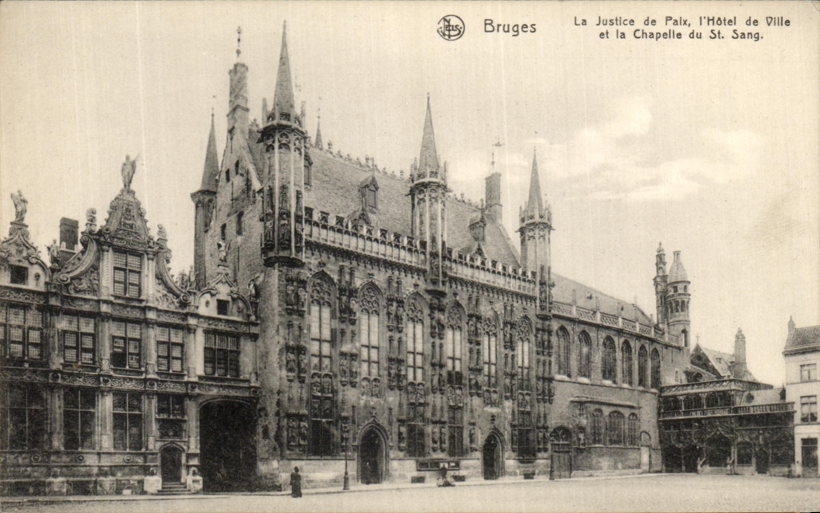 CPA Bruges La Justice de Paix l Hotel de Ville Et La Chapelle du St Sang 