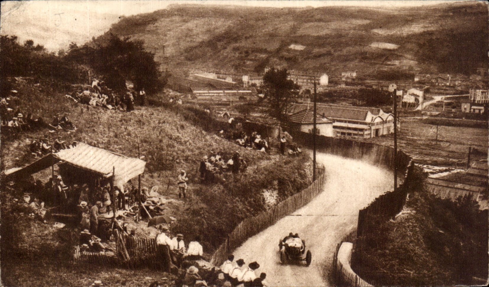 CPA Campari dans les virages de la cote de montrond Course automobile 