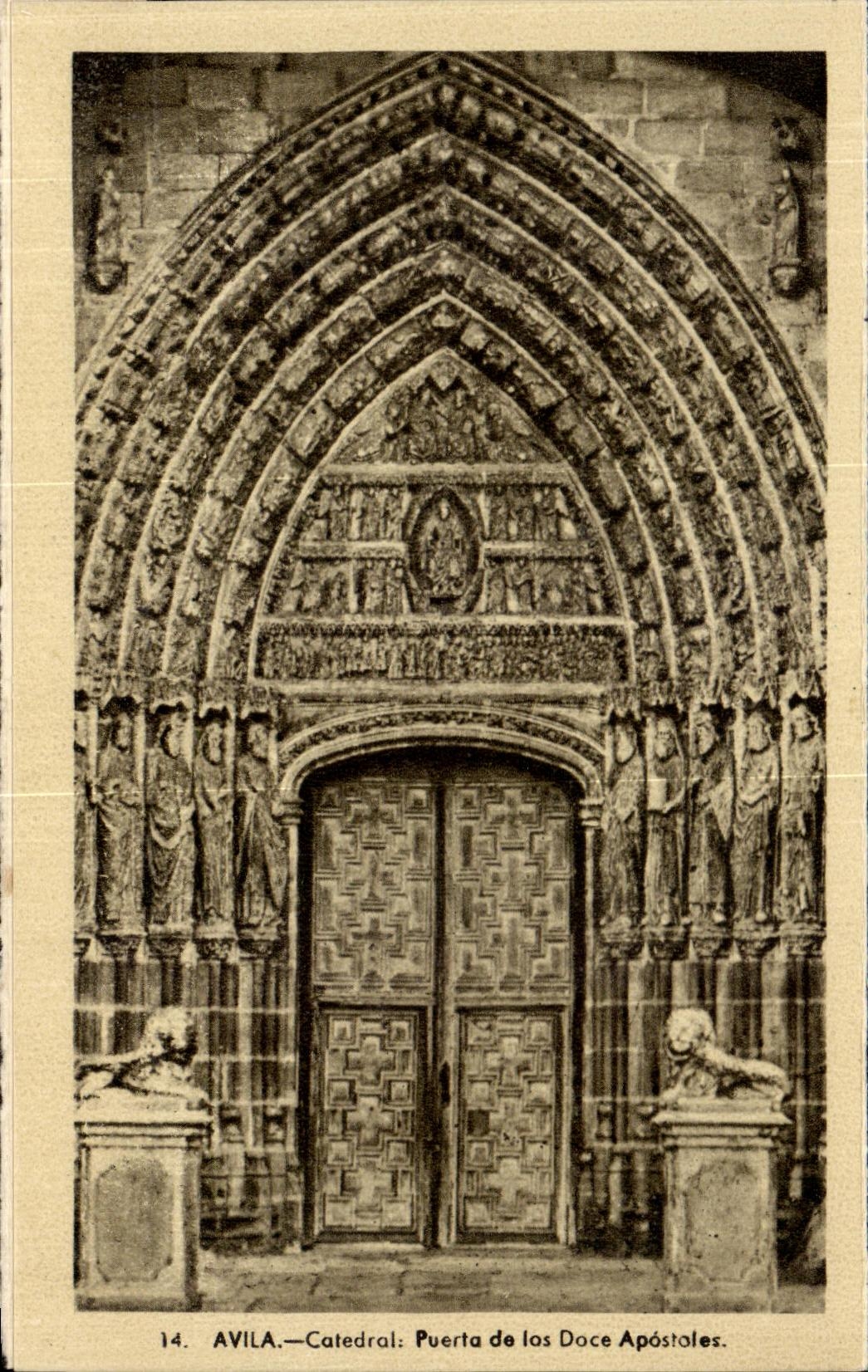 CPA Avila Catedral Puerta de las Dace Apostales