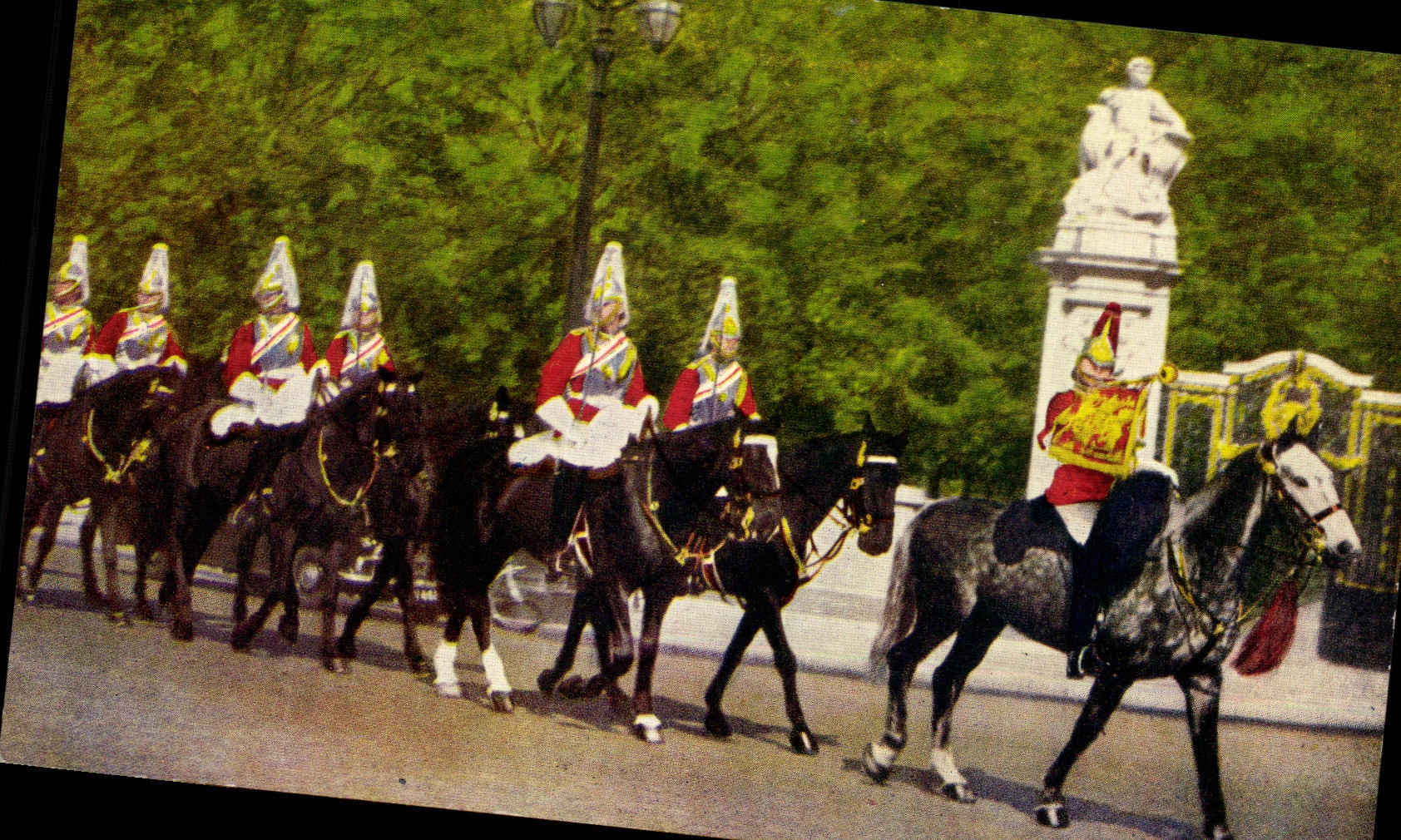 CPA The Queen s Life Guard the piecure shows the guard proceoding