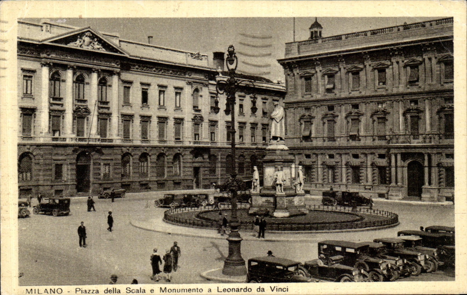 CPA Milano Piazza della Scala e Monumento a Leonardo da Vinci