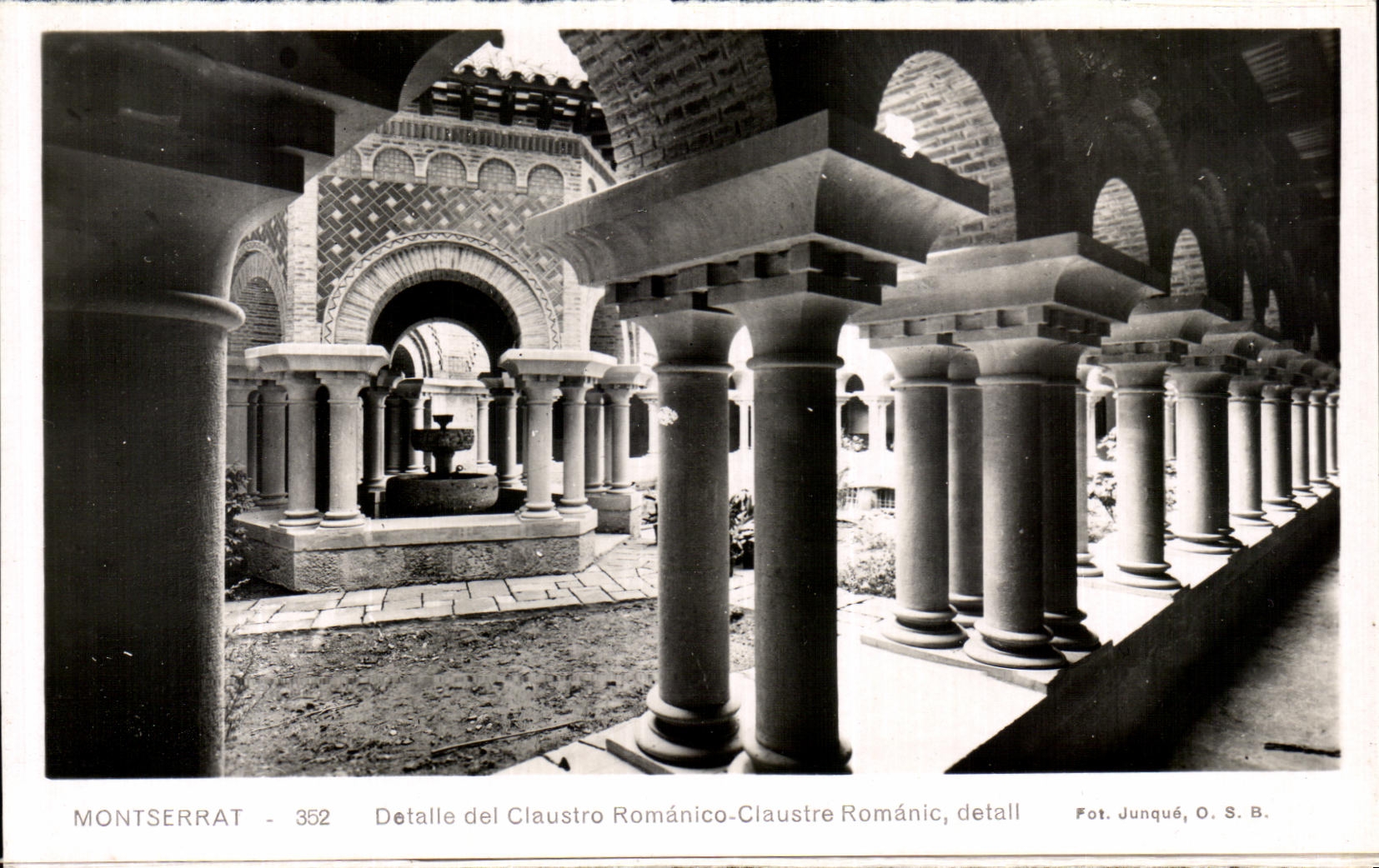 CPA Montserrat Detalle del Claustro Romanico Claustre Romanic 