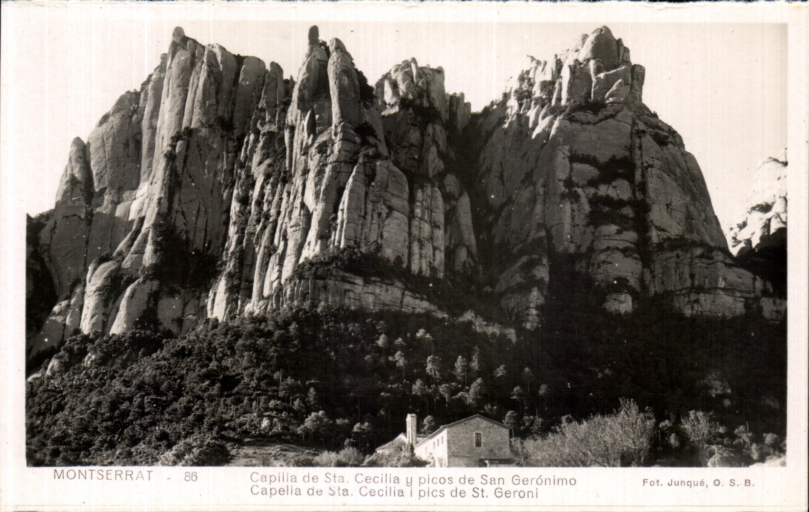 Montserrat — Capilla de Sta. Cecilia y picos de San Gerónimo — Fot. Junqué, O. S. B.