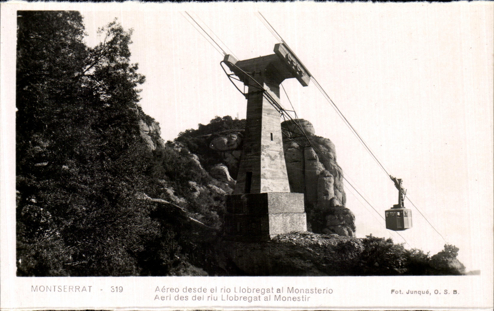 CPA Montserrat Aereo desde el rio Llobregat al Monasterio