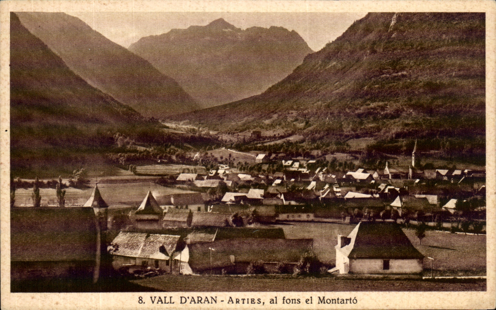 Vall d'Aran - Arties, al fons el Montartó — Silvi Bordó, fotobàr de Segur