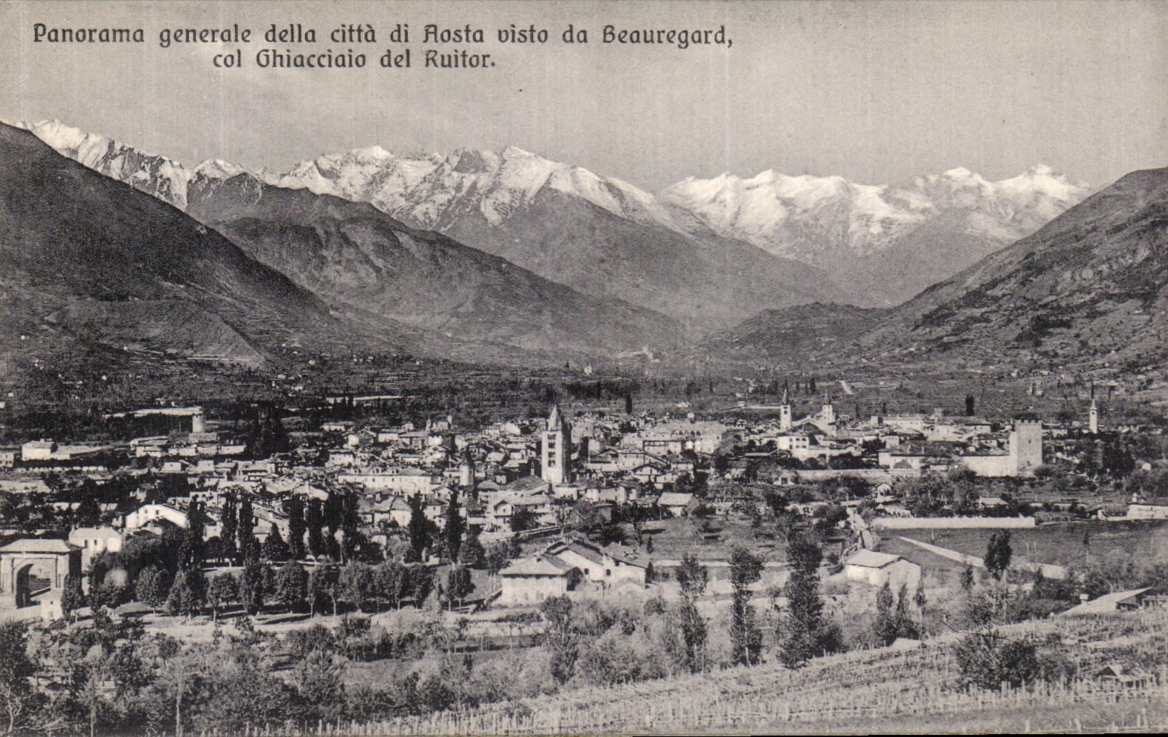 CPA Panorama generale della citta di Aosta uisto da Beauregard